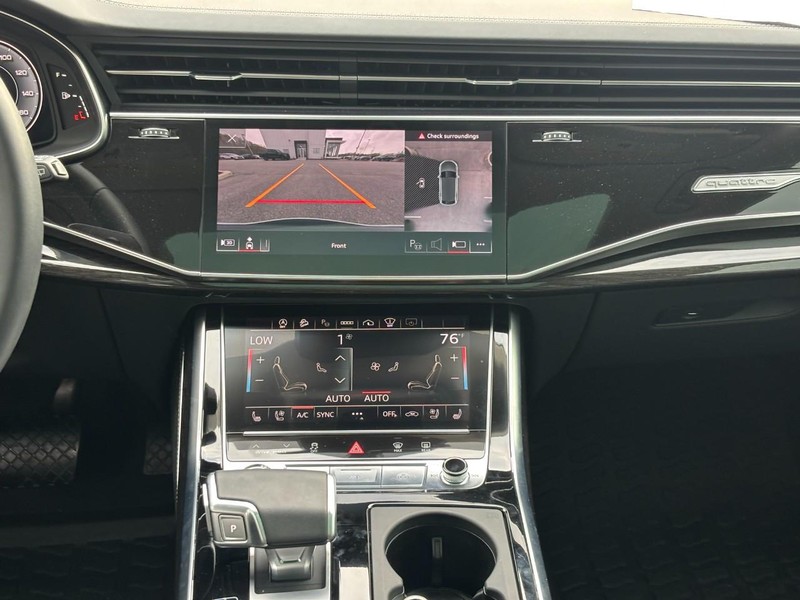 Audi Q8 Vehicle Full-screen Gallery Image 14