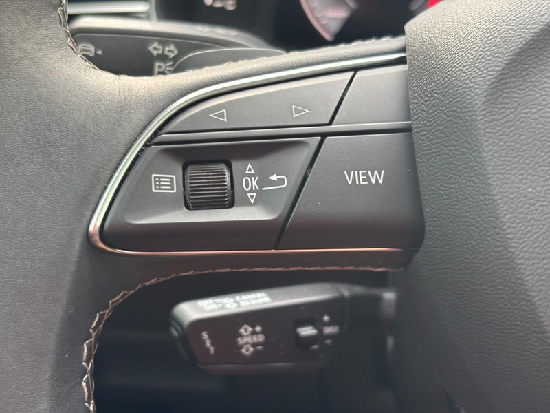 Audi Q8 Vehicle Full-screen Gallery Image 18