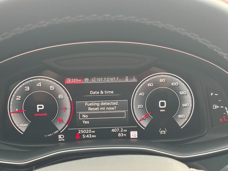 Audi Q8 Vehicle Full-screen Gallery Image 20