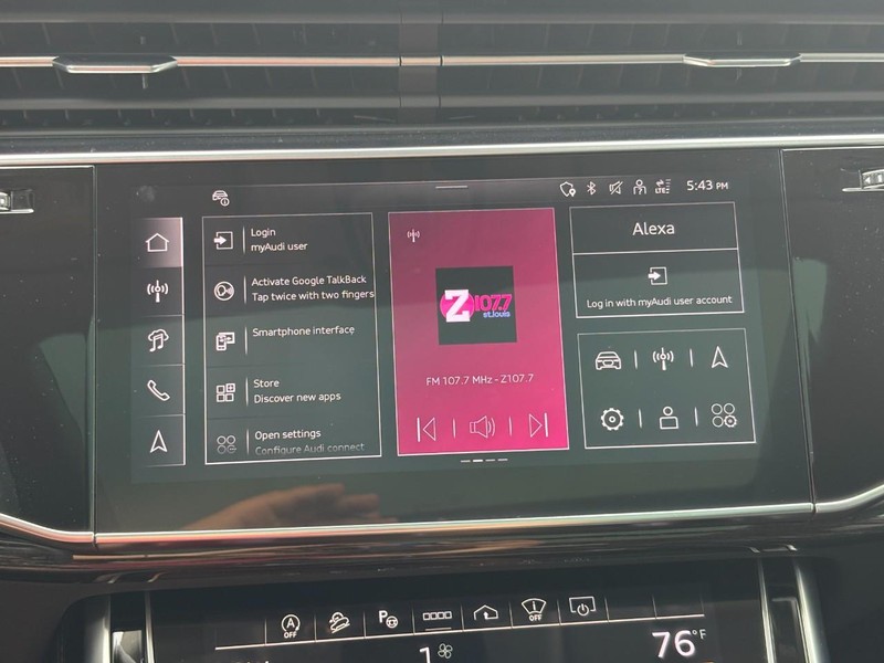 Audi Q8 Vehicle Full-screen Gallery Image 21