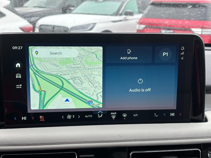 Lincoln Aviator Vehicle Full-screen Gallery Image 24