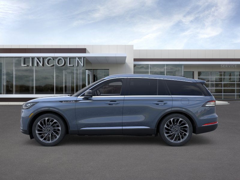 Lincoln Aviator Vehicle Full-screen Gallery Image 03