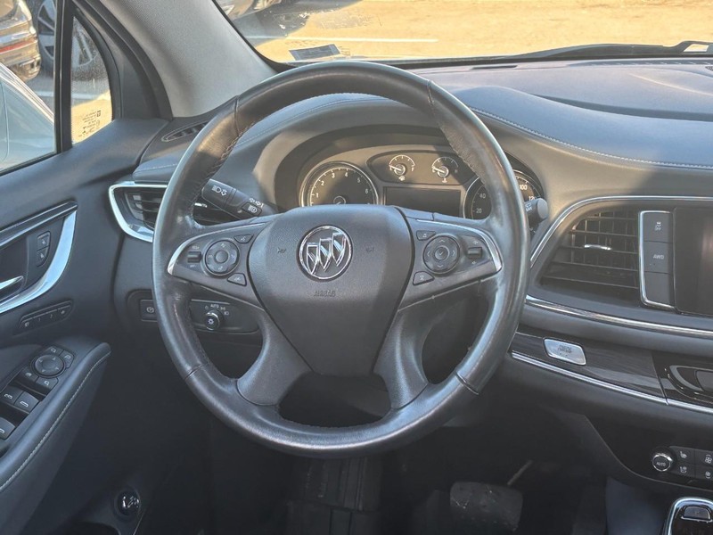 Buick Enclave Vehicle Full-screen Gallery Image 13