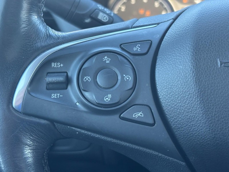 Buick Enclave Vehicle Full-screen Gallery Image 19