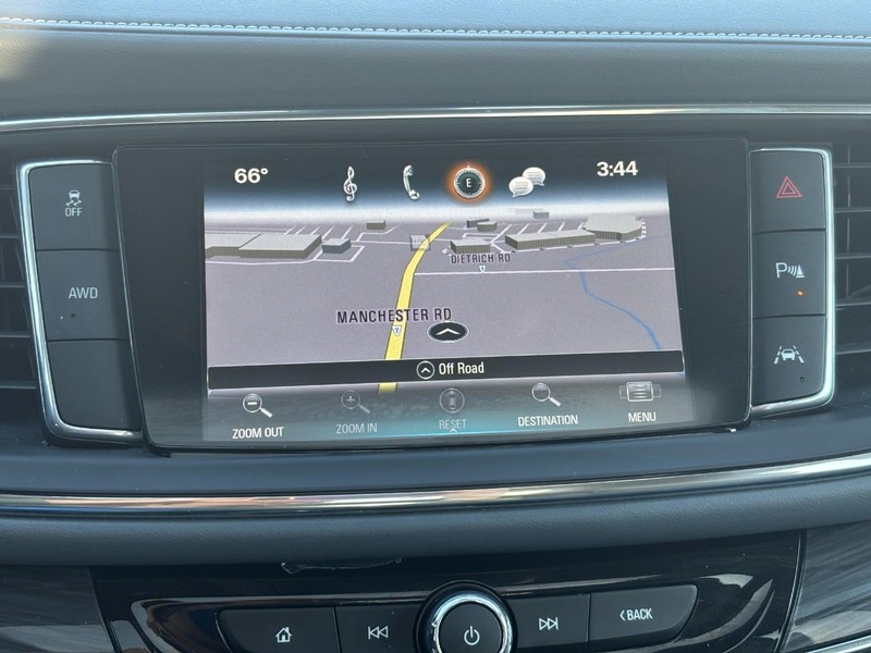 Buick Enclave Vehicle Full-screen Gallery Image 23