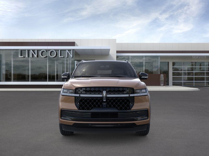 Lincoln Navigator L Vehicle Full-screen Gallery Image 06