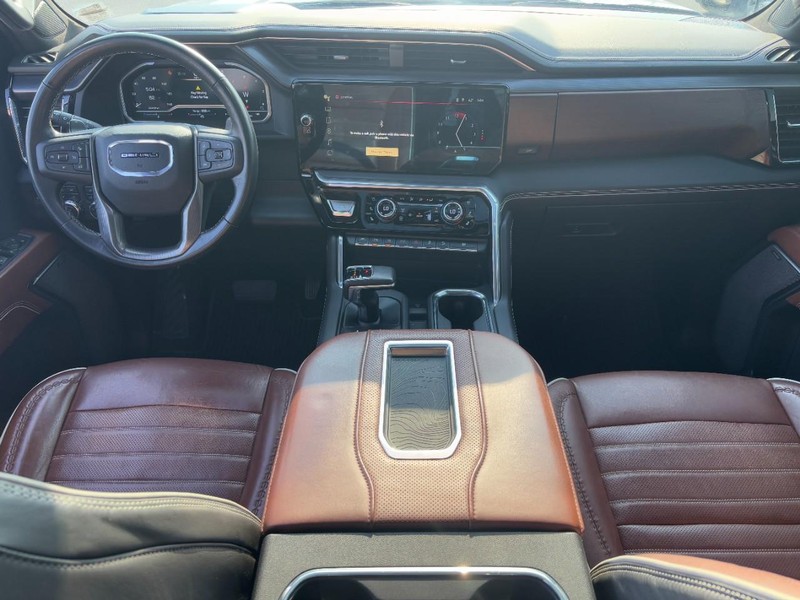 GMC Sierra 1500 Vehicle Full-screen Gallery Image 12