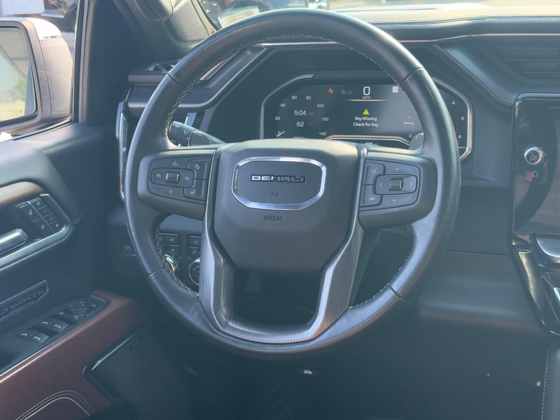 GMC Sierra 1500 Vehicle Full-screen Gallery Image 13