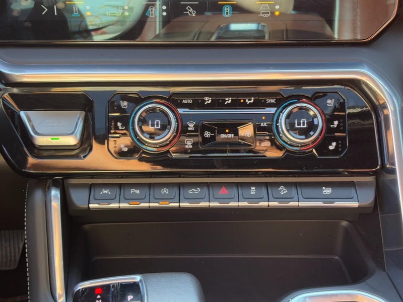 GMC Sierra 1500 Vehicle Full-screen Gallery Image 23