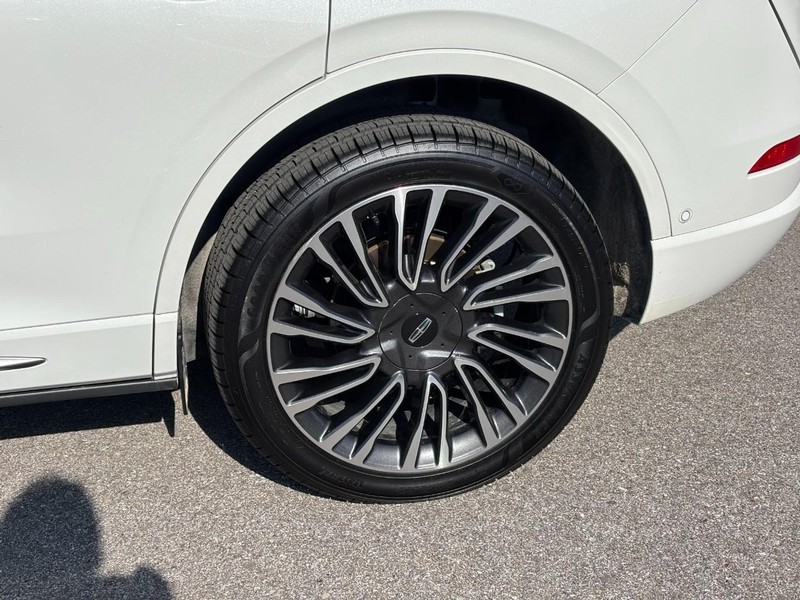 Lincoln Corsair Vehicle Full-screen Gallery Image 10