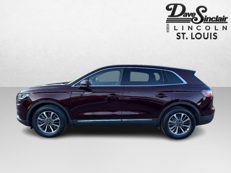 Lincoln Nautilus Vehicle Full-screen Gallery Image 06