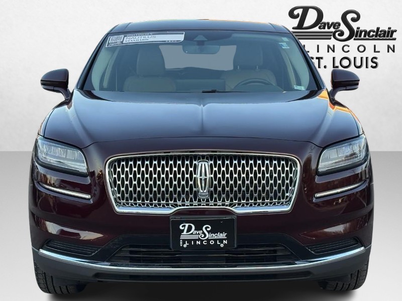 Lincoln Nautilus Vehicle Full-screen Gallery Image 09