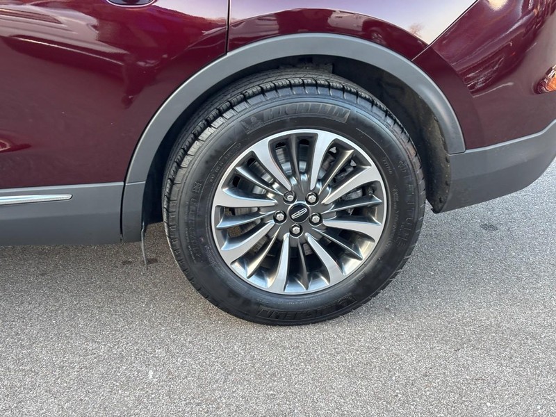 Lincoln Nautilus Vehicle Full-screen Gallery Image 10