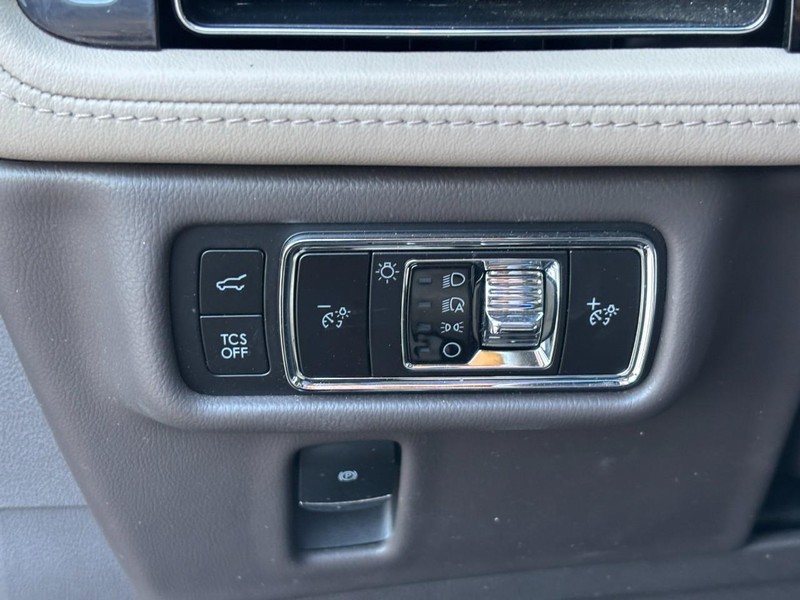 Lincoln Nautilus Vehicle Full-screen Gallery Image 18