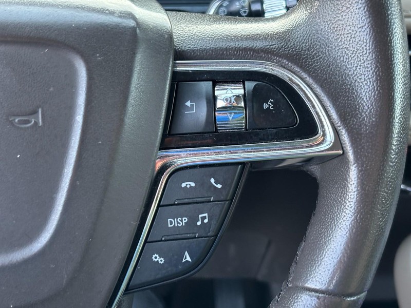 Lincoln Nautilus Vehicle Full-screen Gallery Image 20