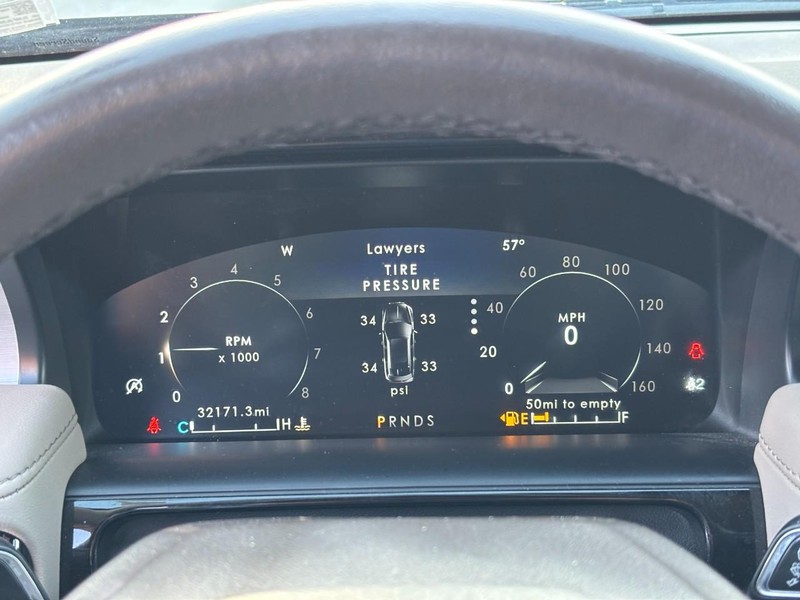 Lincoln Nautilus Vehicle Full-screen Gallery Image 21