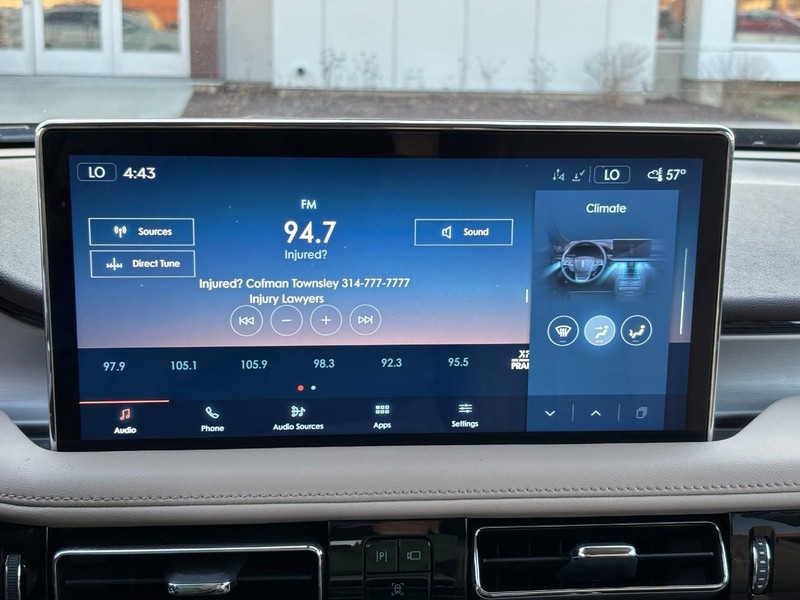 Lincoln Nautilus Vehicle Full-screen Gallery Image 22