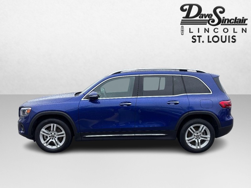 Mercedes-Benz GLB Vehicle Full-screen Gallery Image 06