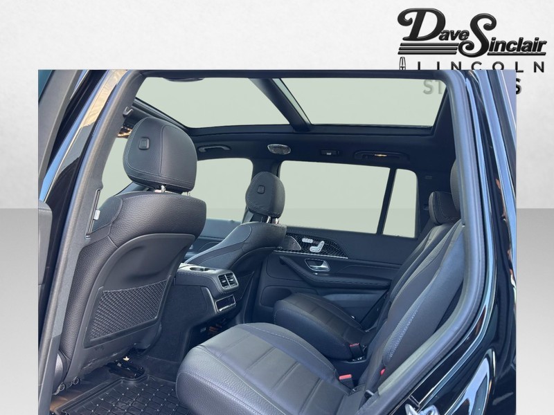 Mercedes-Benz GLS Vehicle Full-screen Gallery Image 07