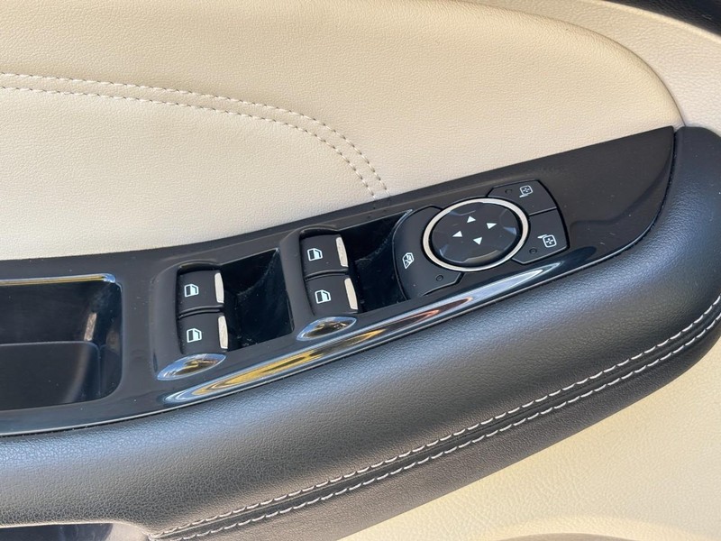 Ford Edge Vehicle Full-screen Gallery Image 17