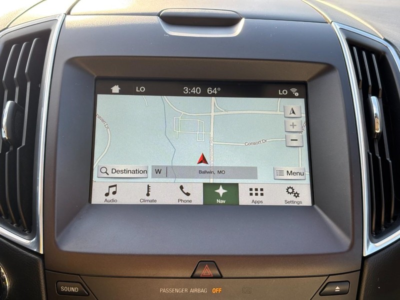 Ford Edge Vehicle Full-screen Gallery Image 24