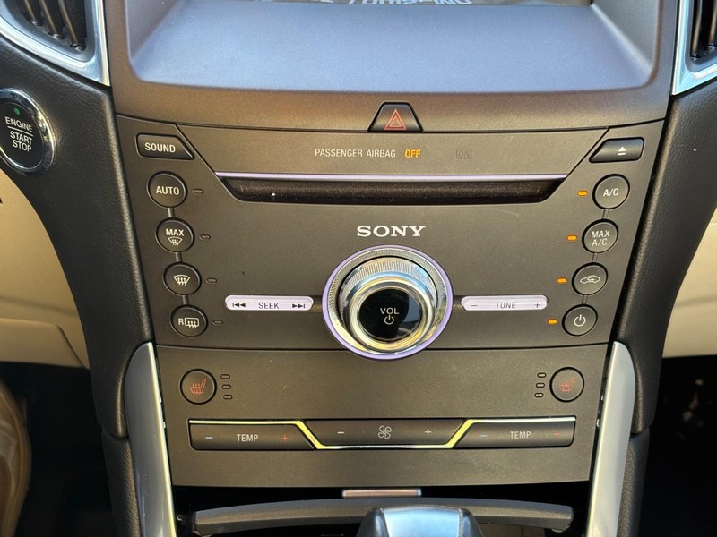 Ford Edge Vehicle Full-screen Gallery Image 26