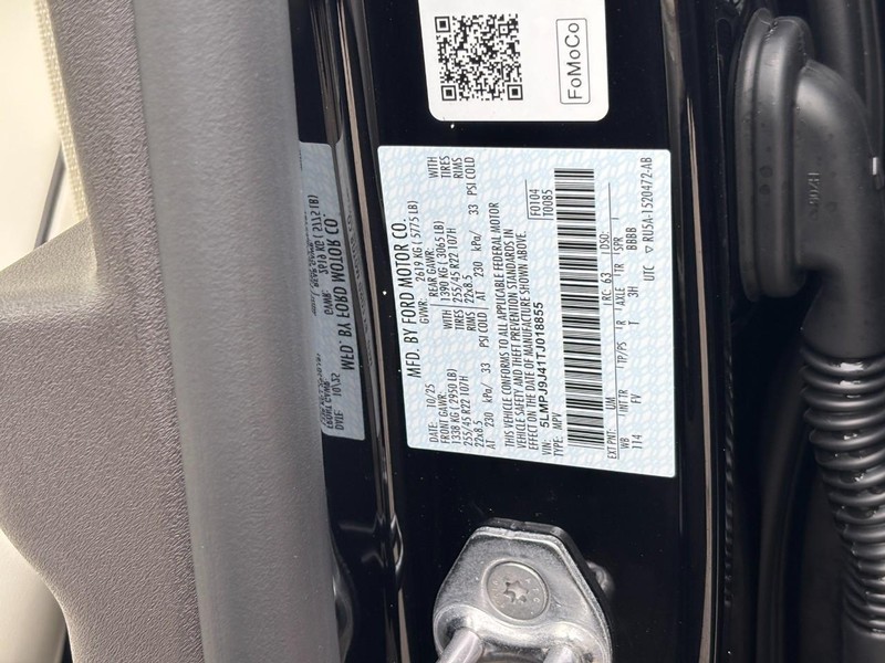 Lincoln Nautilus Vehicle Full-screen Gallery Image 27