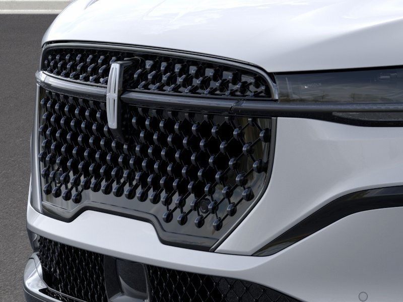 Lincoln Nautilus Vehicle Full-screen Gallery Image 18