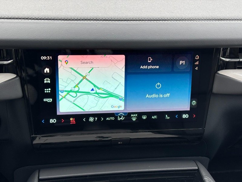 Lincoln Navigator Vehicle Full-screen Gallery Image 26