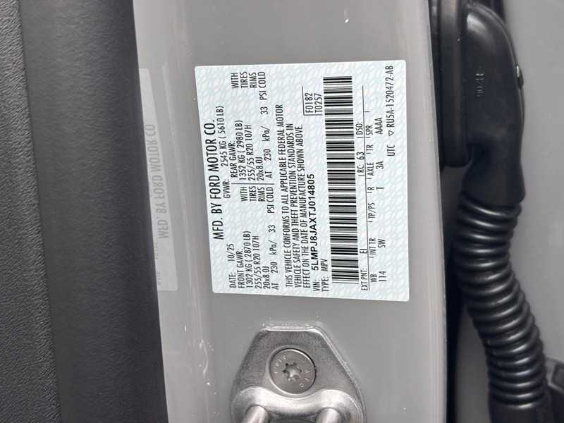 Lincoln Nautilus Vehicle Full-screen Gallery Image 26