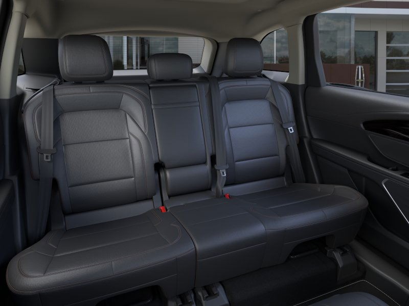 Lincoln Nautilus Vehicle Full-screen Gallery Image 12