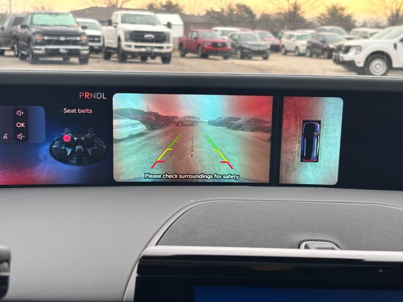 Lincoln Nautilus Vehicle Full-screen Gallery Image 24