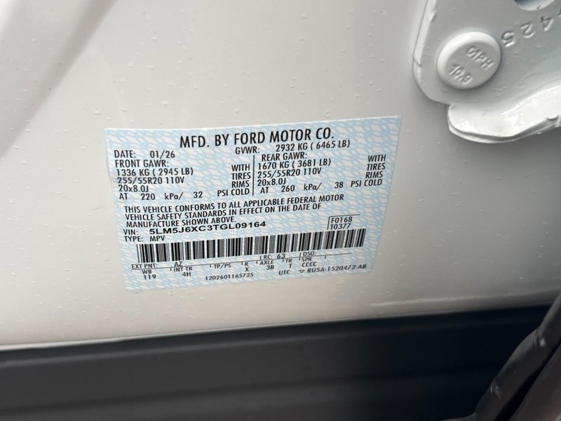 Lincoln Aviator Vehicle Full-screen Gallery Image 26