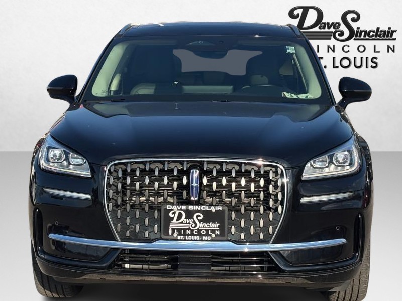 Lincoln Corsair Vehicle Full-screen Gallery Image 02