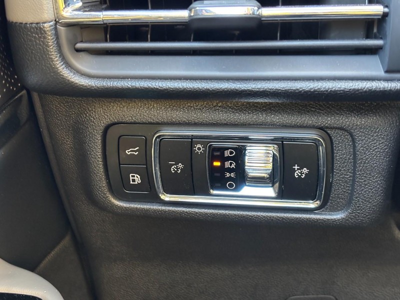 Lincoln Corsair Vehicle Full-screen Gallery Image 18