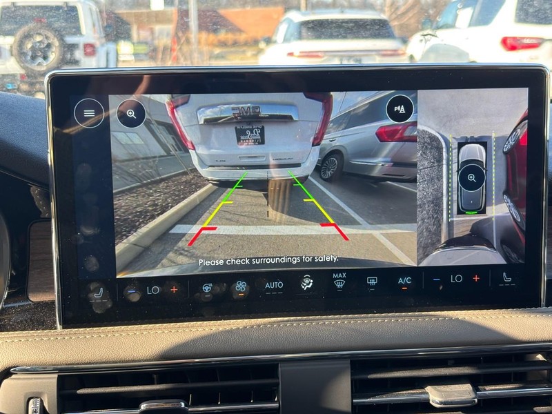 Lincoln Corsair Vehicle Full-screen Gallery Image 24