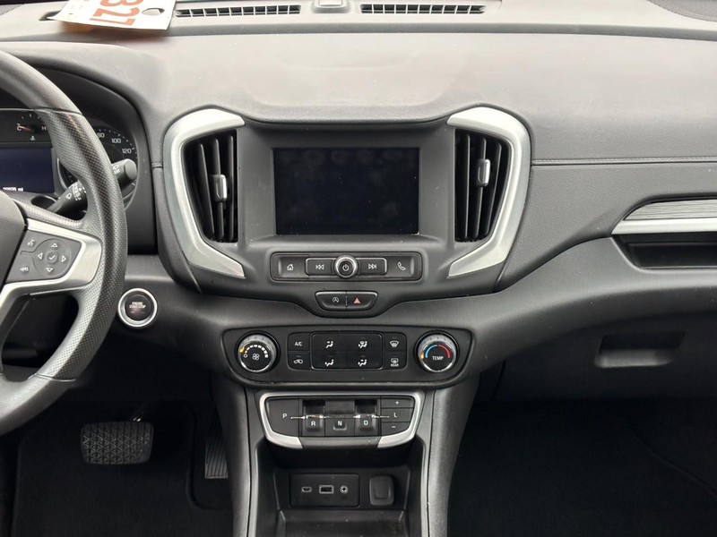 GMC Terrain Vehicle Full-screen Gallery Image 14