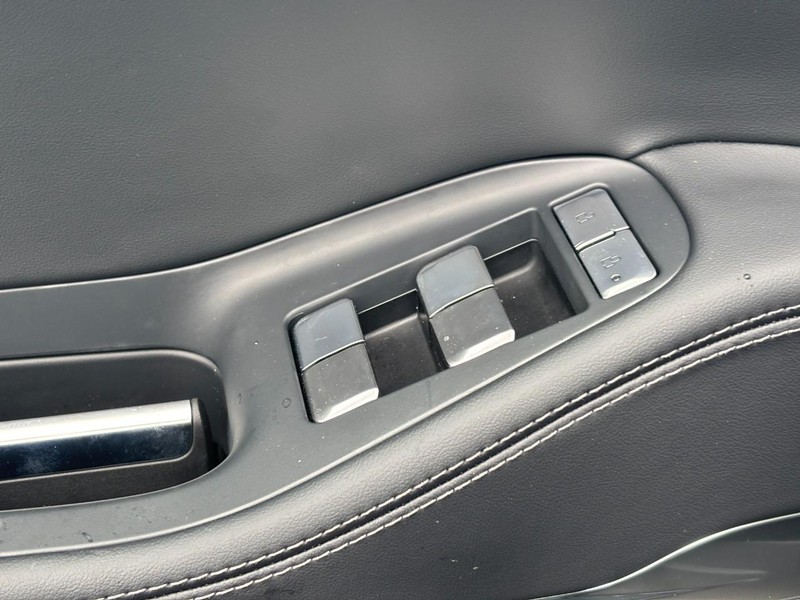 Lincoln Navigator L Vehicle Full-screen Gallery Image 18