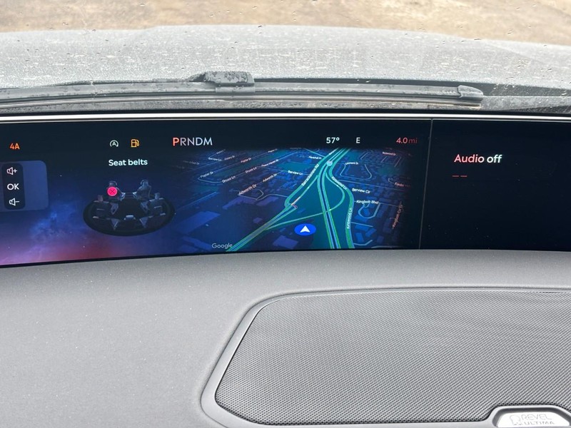 Lincoln Navigator L Vehicle Full-screen Gallery Image 23