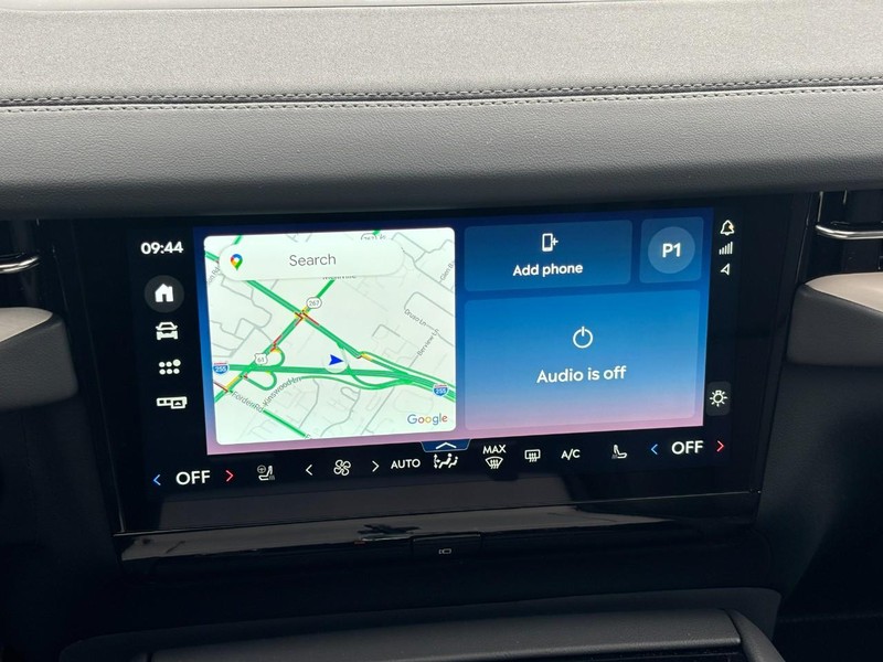 Lincoln Navigator L Vehicle Full-screen Gallery Image 25