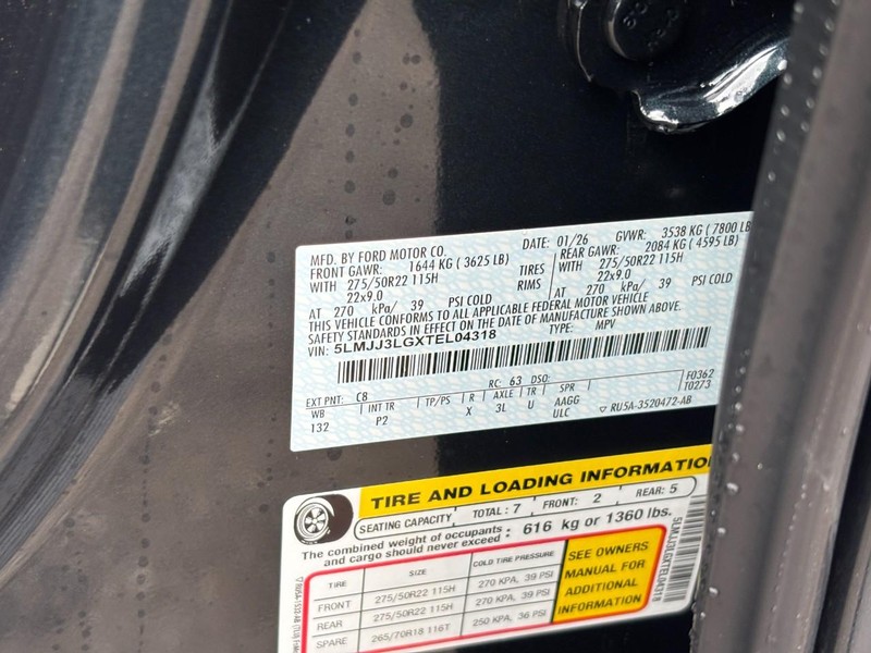 Lincoln Navigator L Vehicle Full-screen Gallery Image 27