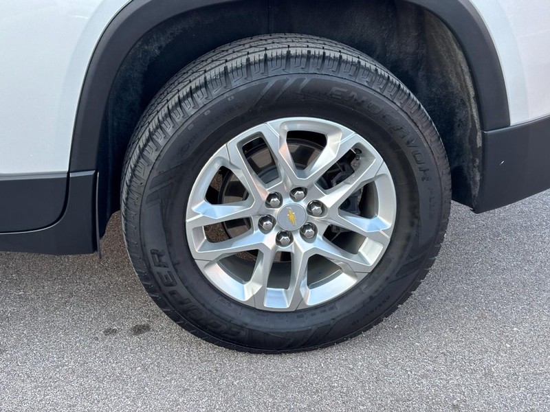 Chevrolet Traverse Vehicle Full-screen Gallery Image 09