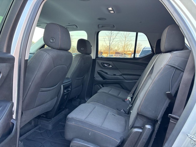 Chevrolet Traverse Vehicle Full-screen Gallery Image 11
