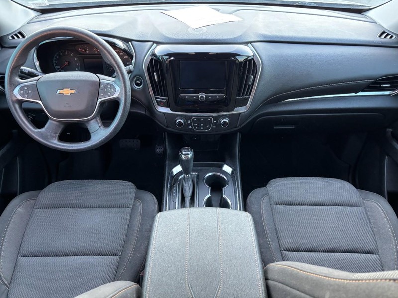 Chevrolet Traverse Vehicle Full-screen Gallery Image 12