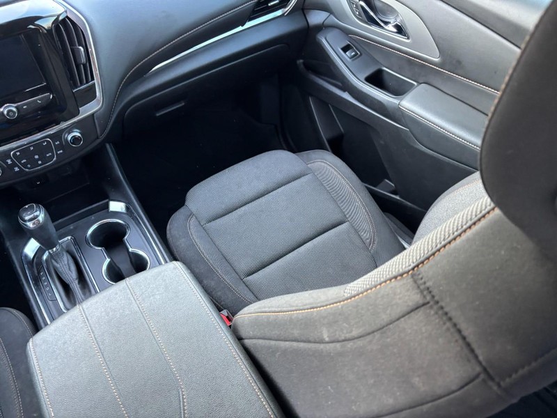 Chevrolet Traverse Vehicle Full-screen Gallery Image 15