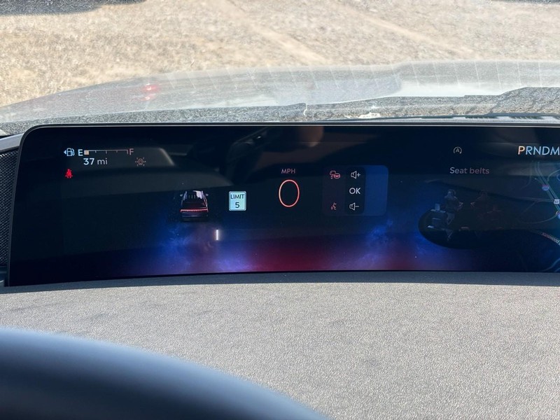 Lincoln Navigator Vehicle Full-screen Gallery Image 23