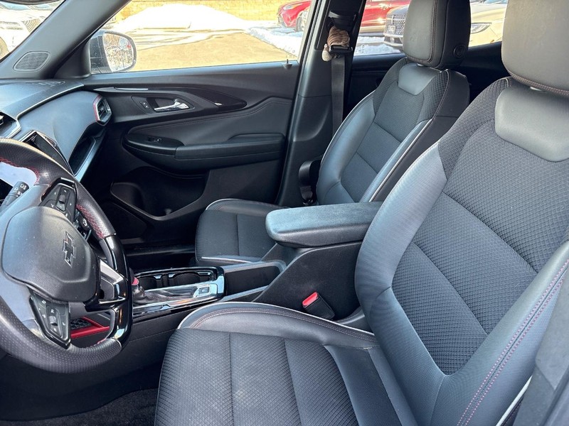 Chevrolet Trailblazer Vehicle Full-screen Gallery Image 05