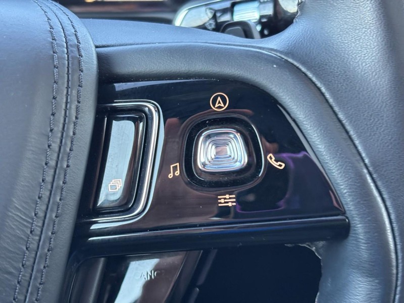 Lincoln Aviator Vehicle Full-screen Gallery Image 21