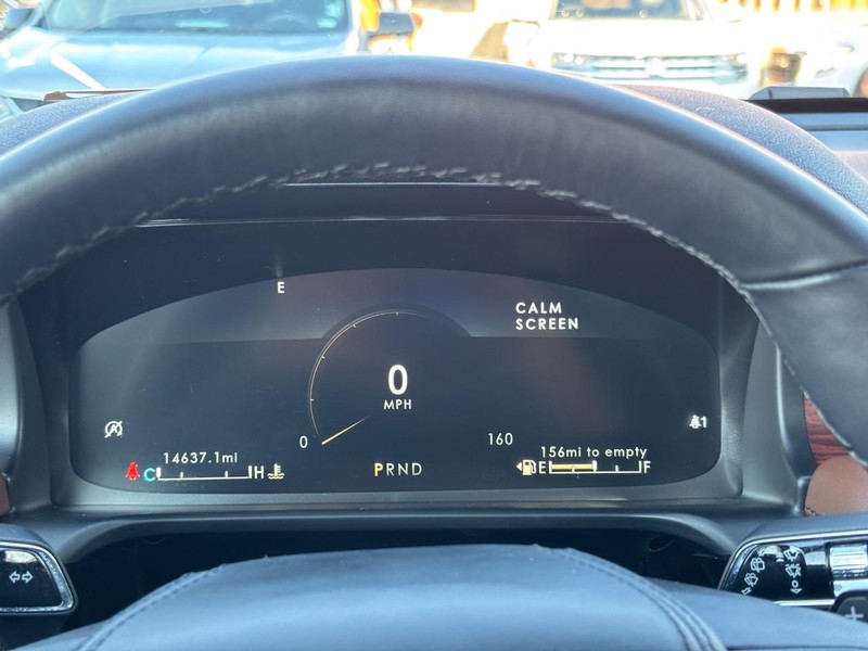 Lincoln Aviator Vehicle Full-screen Gallery Image 22