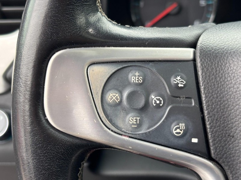 GMC Yukon Vehicle Full-screen Gallery Image 19